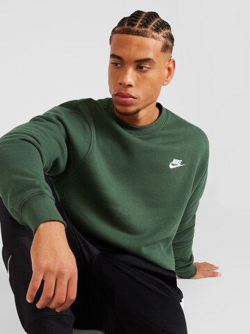 Nike Sportswear Regularny krój Bluzka sportowa 'Club Fleece' w kolorze zielony