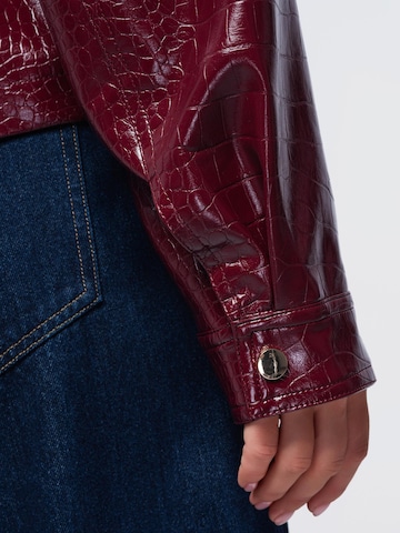 Ombre Between-season jacket in Red