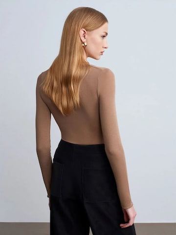 Dilvin Top in Brown