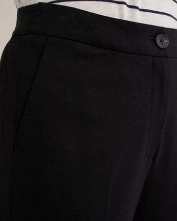 WE Fashion Boot cut Pleated Pants in Black