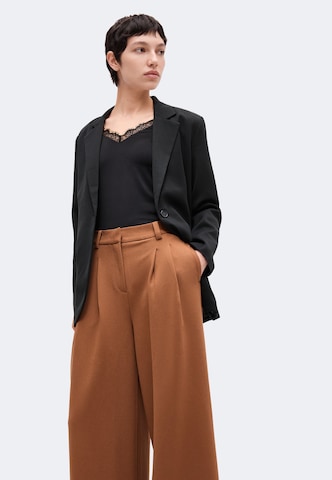 Wide Leg Pantalon à pince 'Naomi' ABOUT YOU en marron