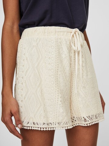 VERO MODA Loosefit Shorts 'Olea' in Beige