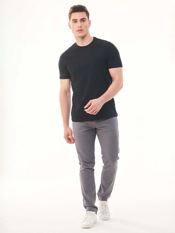 Organication T-Shirt in Schwarz