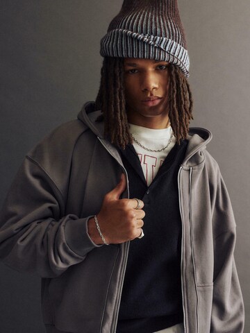 Lanțuri de la Pull&Bear pe argintiu