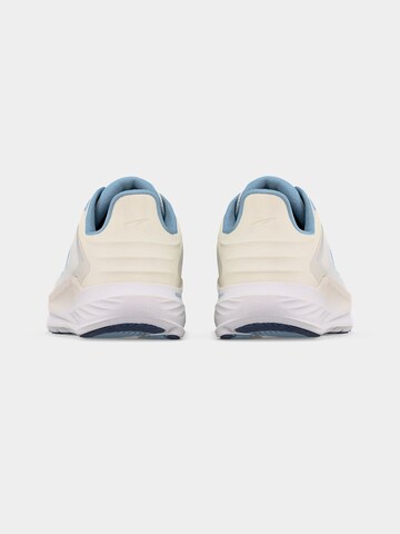 Chaussure de course 'TORIN 8' Altra en blanc