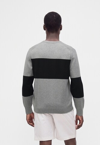 Calvin Klein Пуловер в сиво