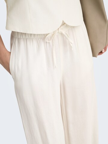 ONLY Regular Trousers 'ONLGOA' in White