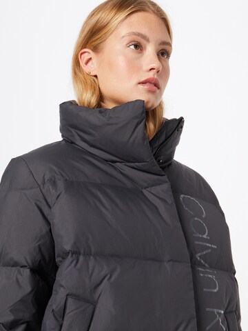 Calvin Klein Zimní bunda – černá