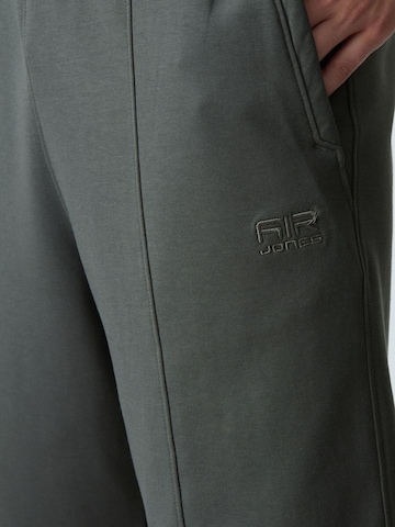 Tommy Life Regular Sportbroek in Grijs