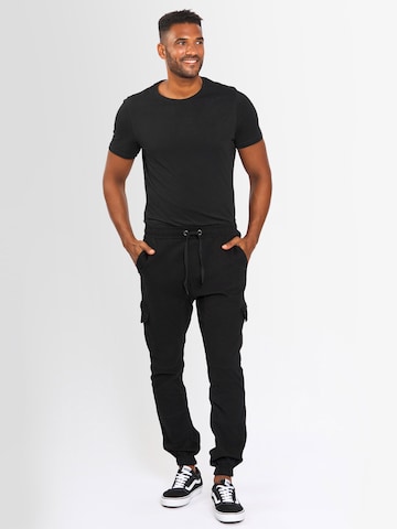 Alessandro Salvarini Tapered Cargo trousers in Black: front