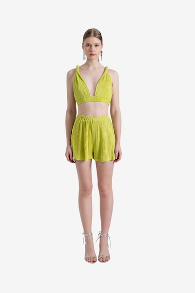 HOLLY LOLLY Shorts in 40 in grün, Produktansicht