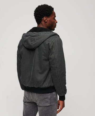 Superdry Jacke in Schwarz