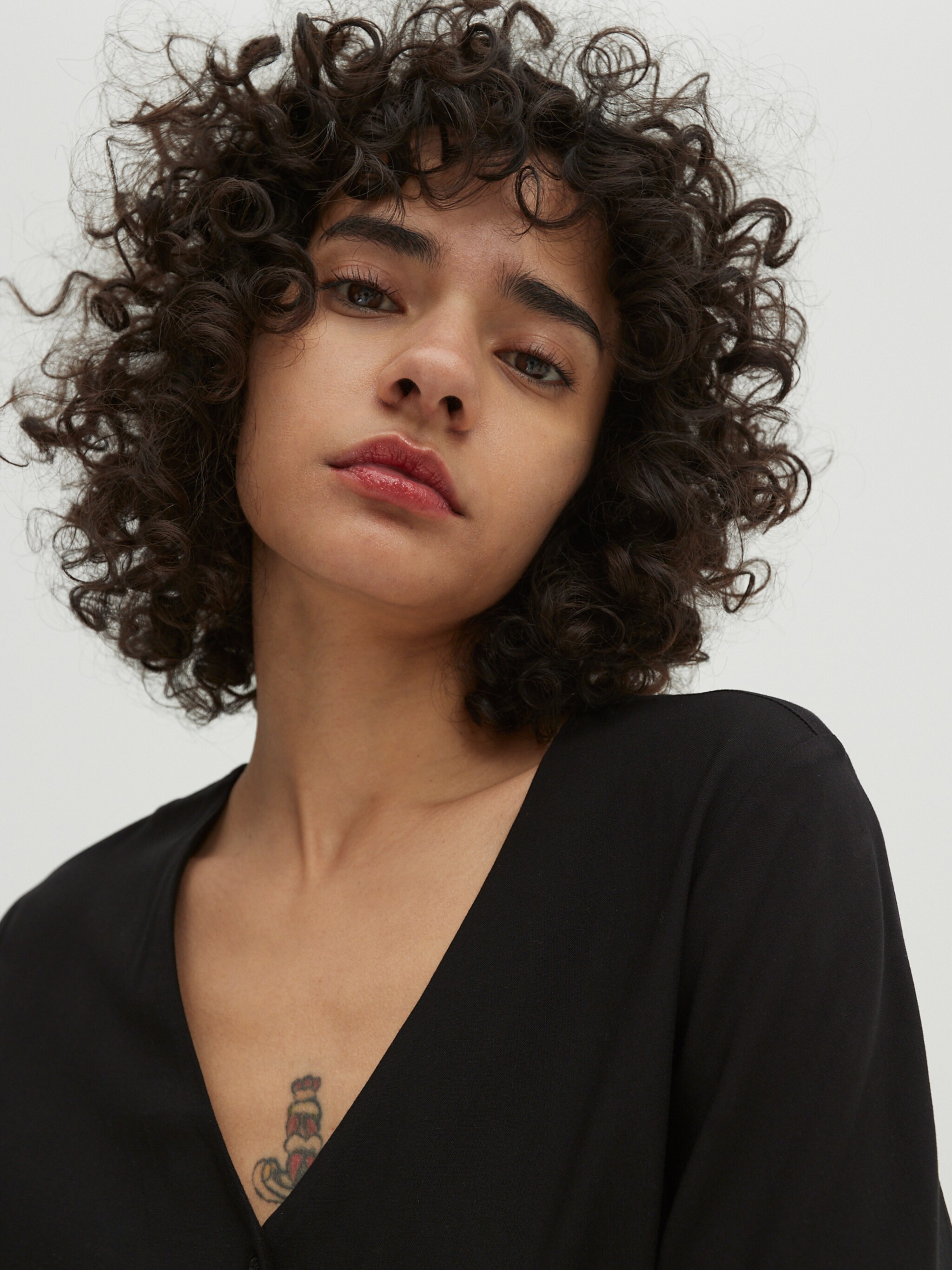 EDITED Producten Blouse 'Naya' Zwart