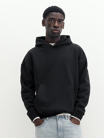 Pull&Bear Tréning póló - fekete: elől