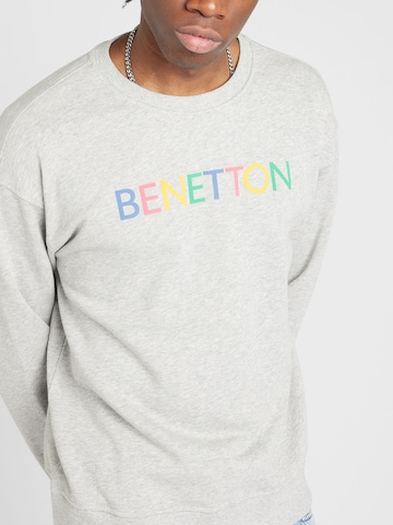 UNITED COLORS OF BENETTON Sweatshirt in Grau