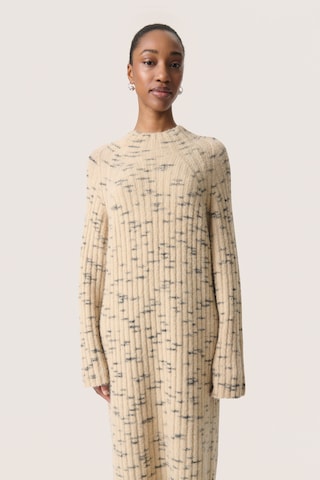 SOAKED IN LUXURY Jurk 'Liora' in Beige