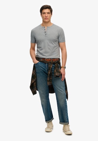 T-Shirt Superdry en gris