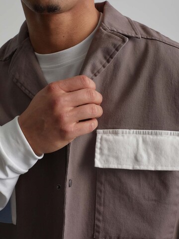 ABOUT YOU x Benny Cristo Regular fit Button Up Shirt 'Samir' in Grey