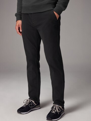 Slimfit Pantaloni chino di Next in nero