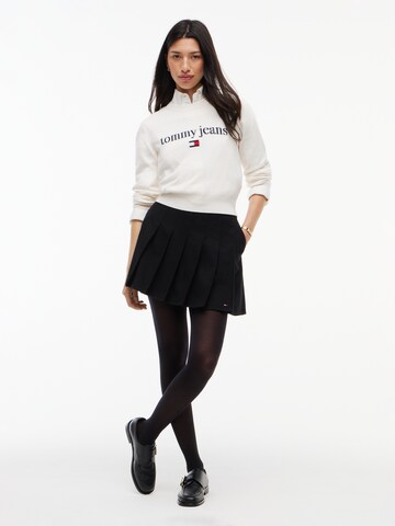 balta Tommy Jeans Megztinis 'ESSENTIAL'