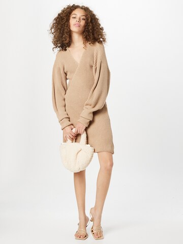 Abito in maglia 'JOSSA' di In The Style in beige