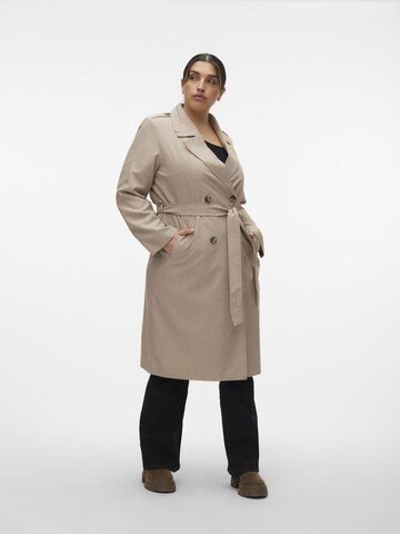 Manteau mi-saison 'SIRI' Vero Moda Curve en beige