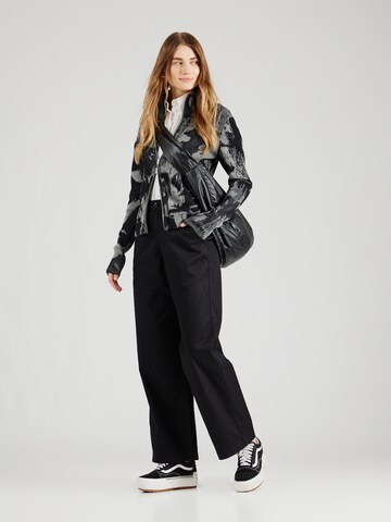 Wide leg Pantaloni eleganți de la VANS pe negru