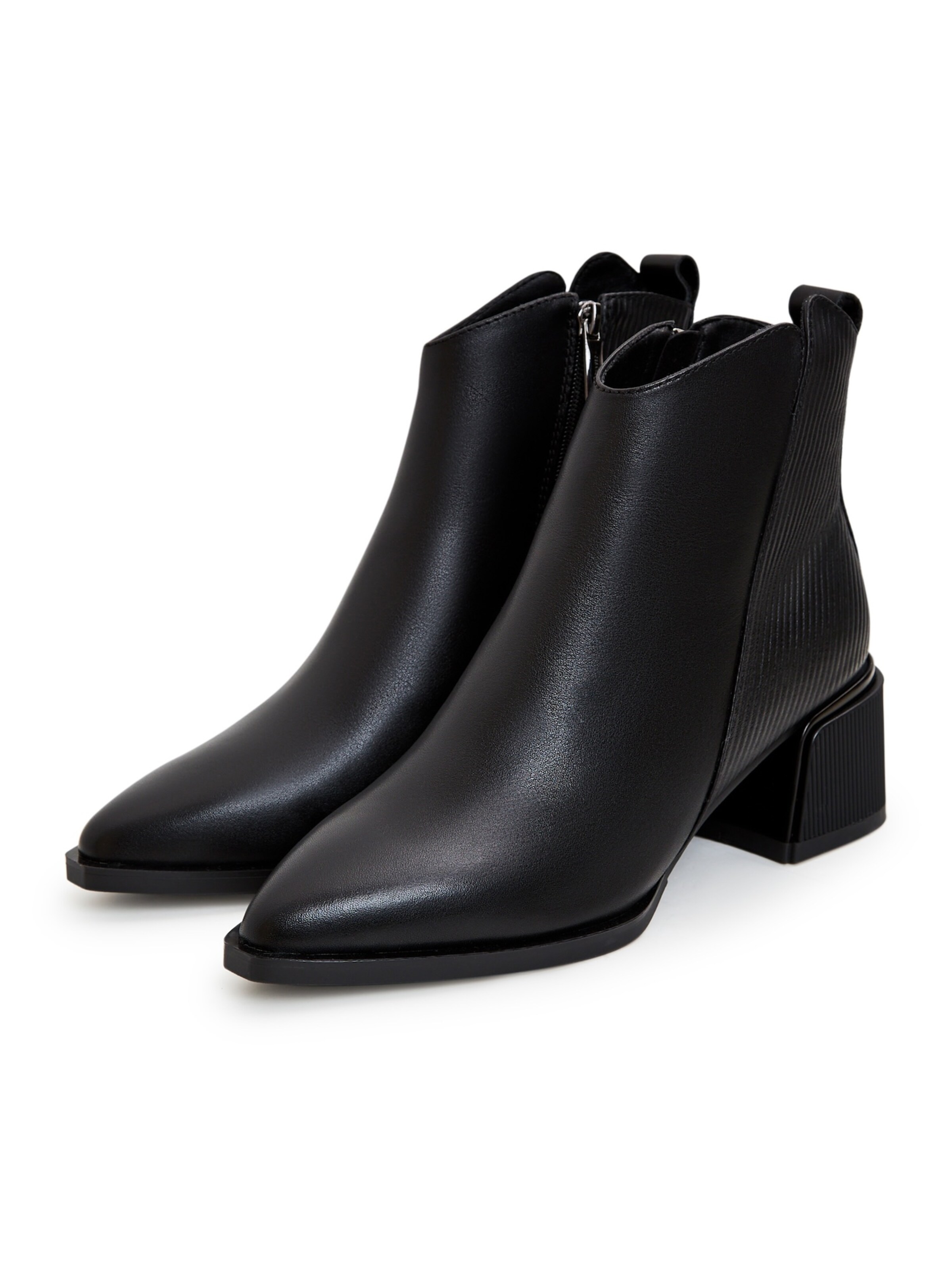 CESARE GASPARI Ankle Boots in Schwarz