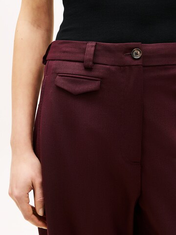 Loosefit Pantalon à plis TOMMY HILFIGER en rouge