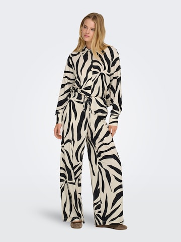 Largi Pantaloni 'ONLSAKURA' de la ONLY pe negru