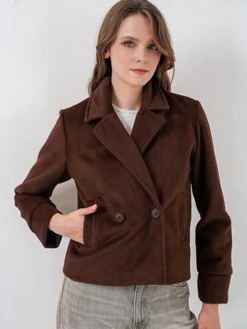 Bigdart Jacke in Braun: Vorderseite