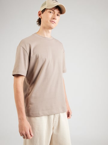 HOLLISTER Μπλουζάκι σε καφέ: μπροστά