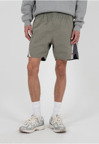 Prohibited Regular Sportshorts 'Racer' in Grün