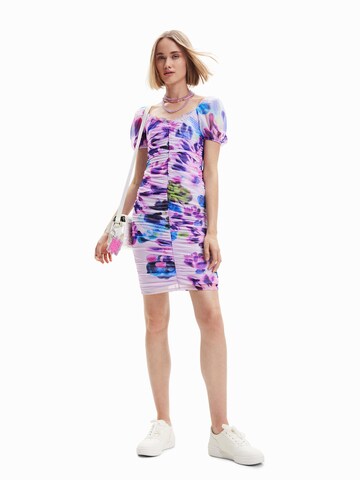 Rochie de la Desigual pe roz