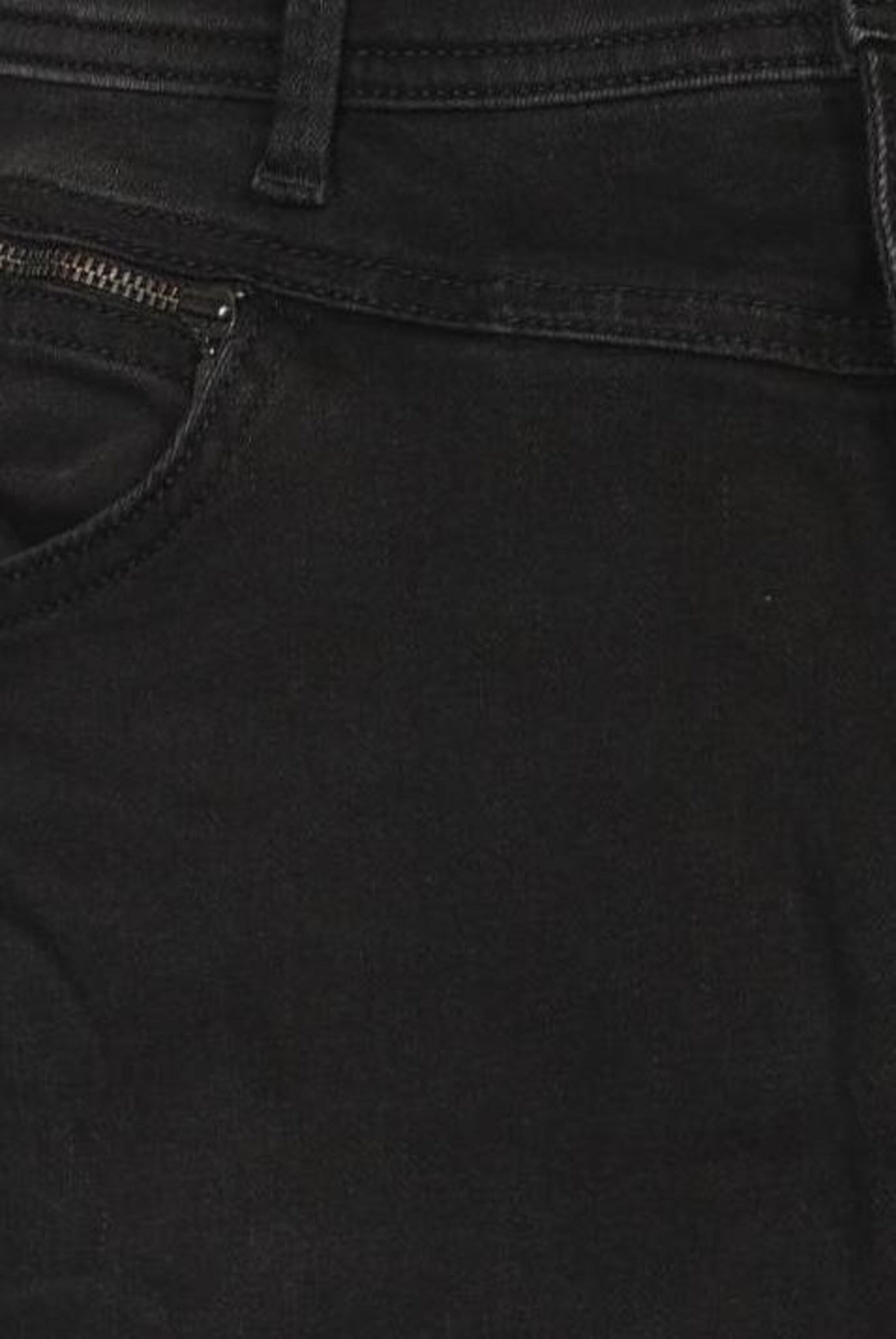 ONLY Carmakoma Skirt in XXXL in Black