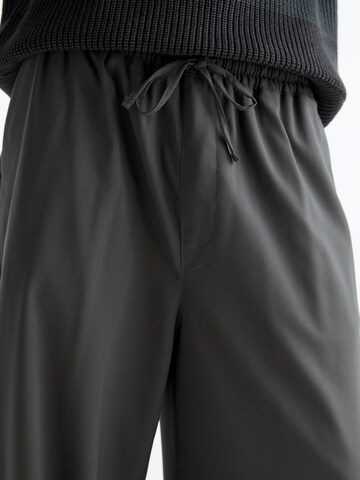 Pull&Bear Wide leg Byxa i grå