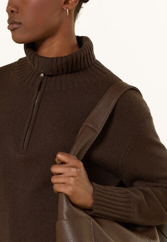 darling harbour Sweater in Brown: front