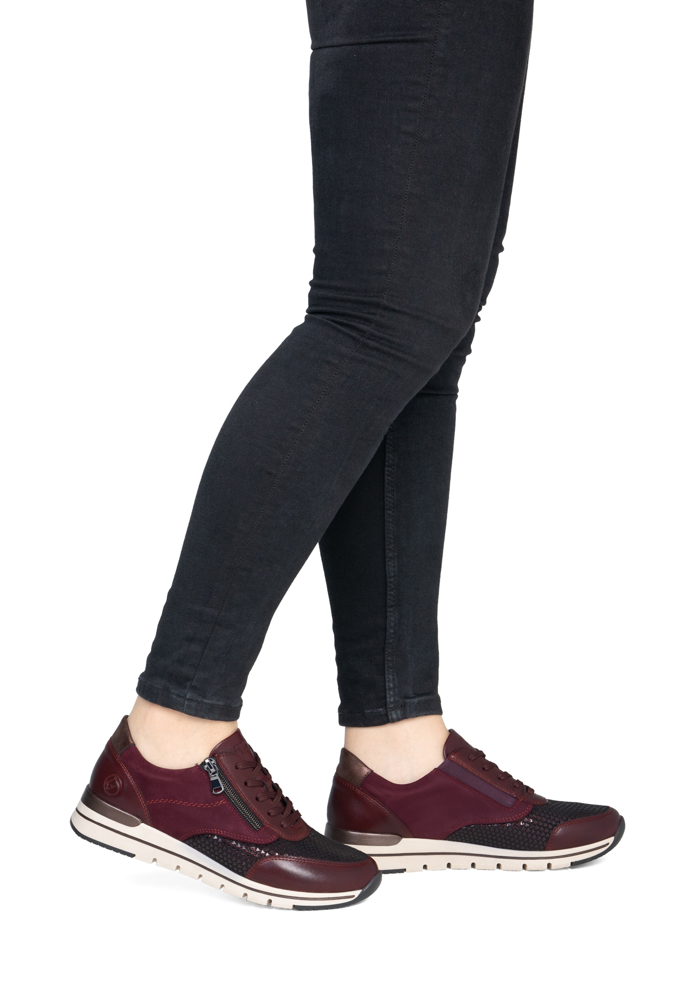 Baskets basses ' R6714 ' REMONTE en rouge : devant