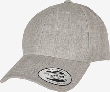 Casquette Flexfit en gris : devant