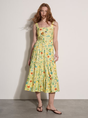 Robe ' ' Apricot en jaune : devant