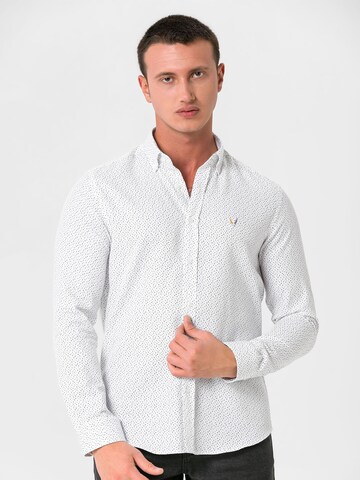 Coupe slim Chemise 'OXFORD' By Diess Collection en blanc : devant
