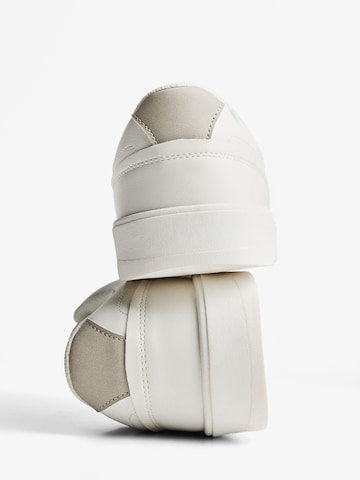 Bershka Sneaker in Weiß