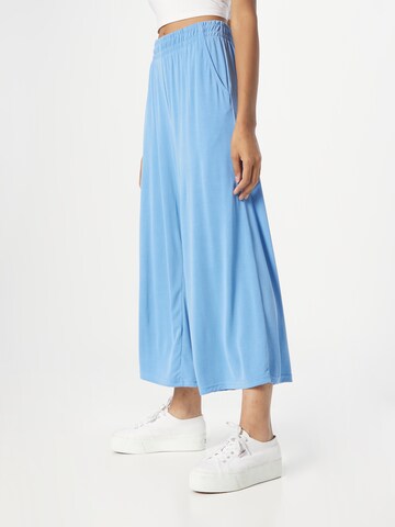 Urban Classics Wide leg Pants in Blue: front