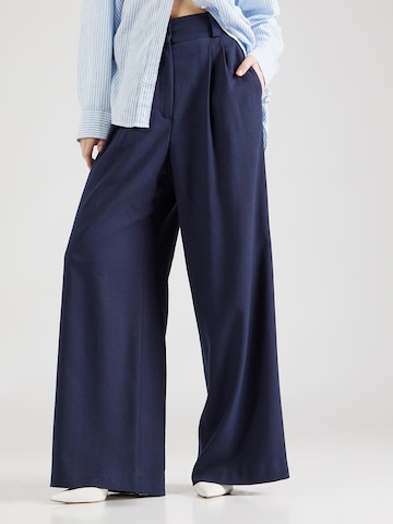 Wide leg Pantaloni cutați 'Prescillia' de la IVY OAK pe albastru: față