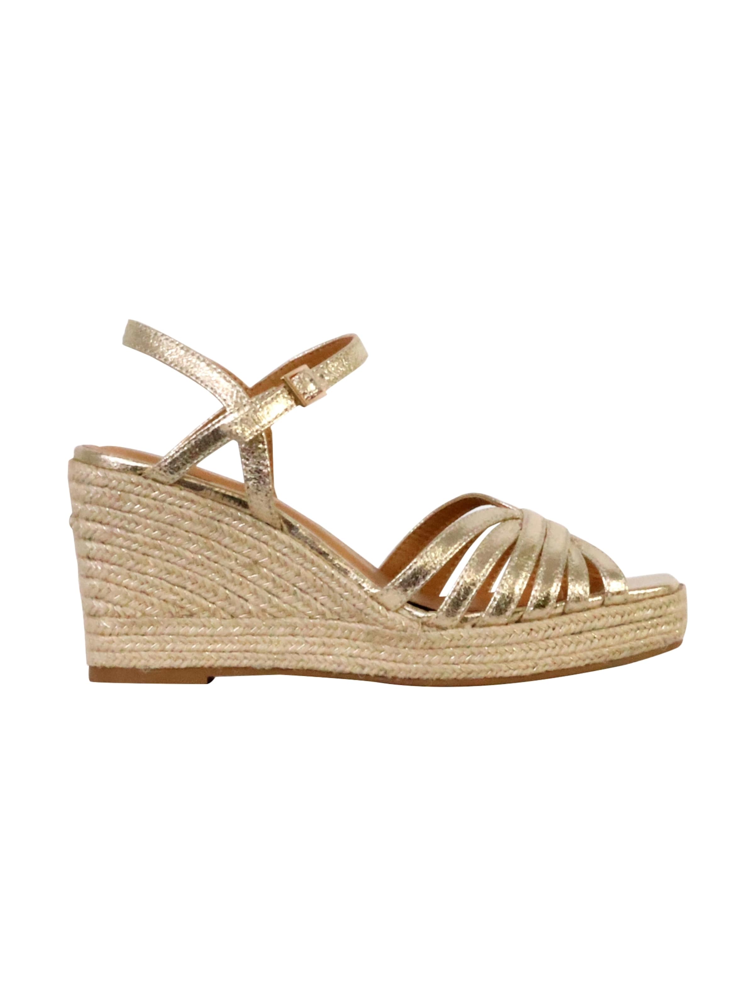 Sandalo di The Divine Factory in oro: frontale
