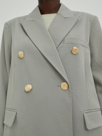 EDITED Between-Seasons Coat 'Jamie' in Grey