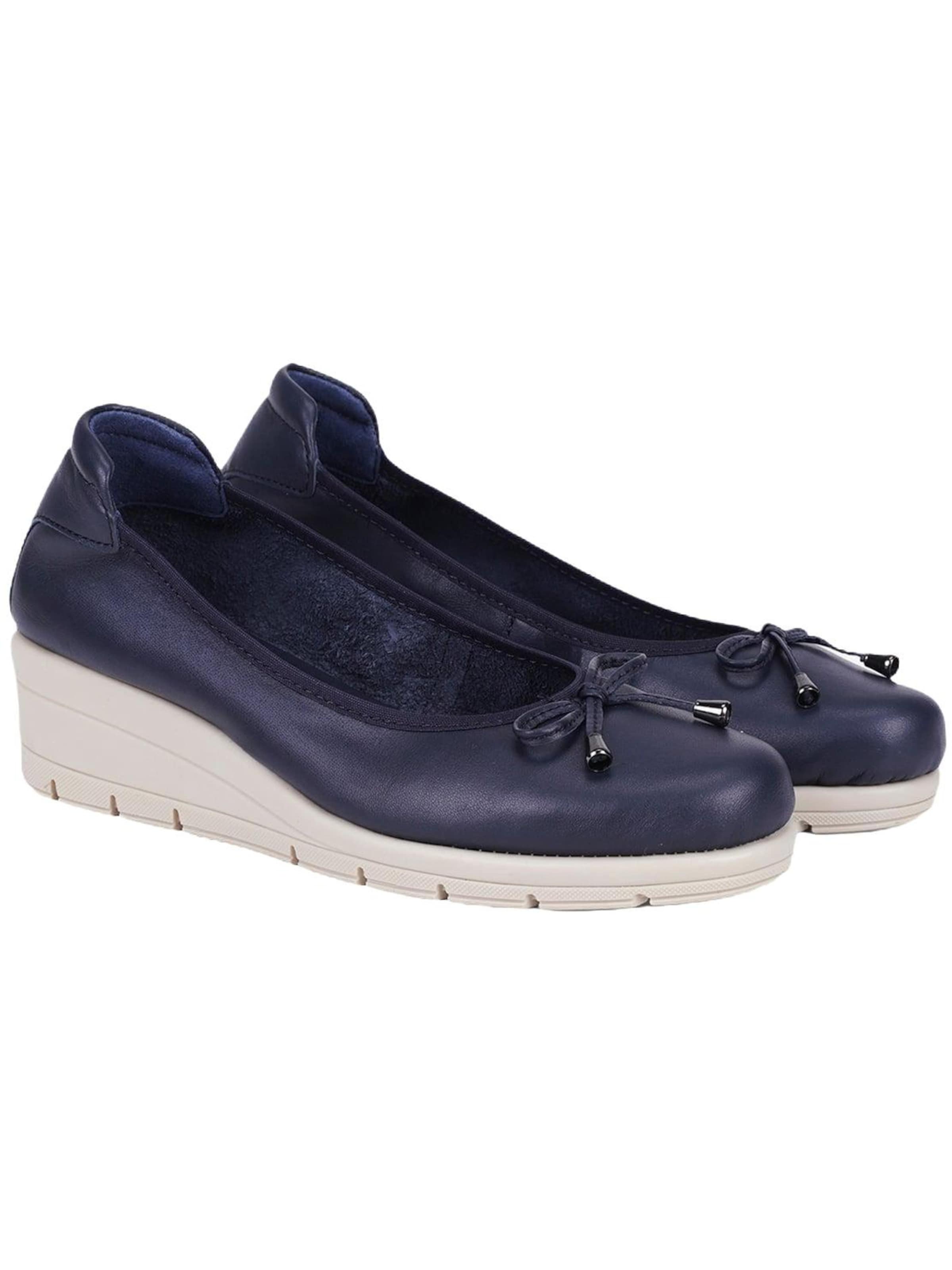 Desa Ballet Flats in Blue