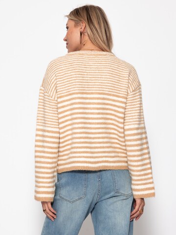 SASSYCLASSY Strickjacke in Beige