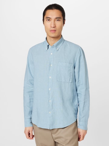 NN07 - Ajuste regular Camisa 'Arne' en azul: frente