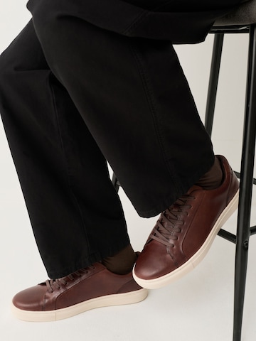 Next Sneaker in Braun